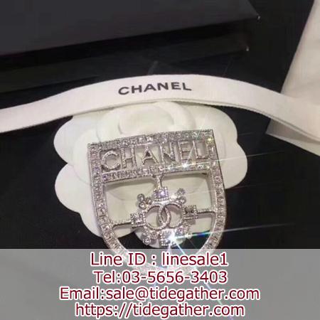 Chanel CCマークラインストーン付き盾形ブローチ