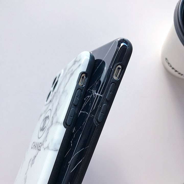 アイフォン12Mini シャネル 携帯ケース セレブ愛用