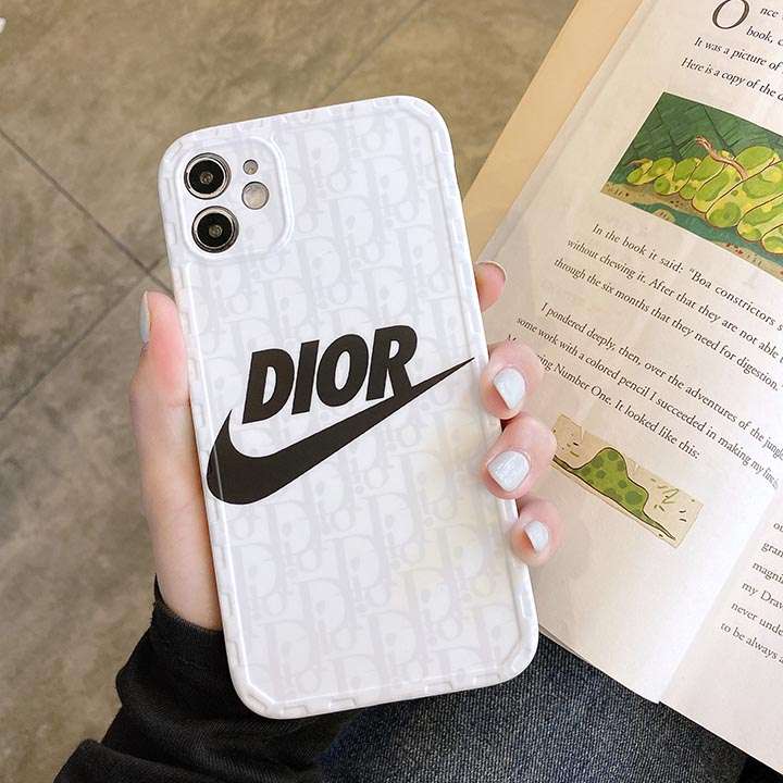 Diorスマホカバー iphone12pro/12pro maxケース 芸能人
